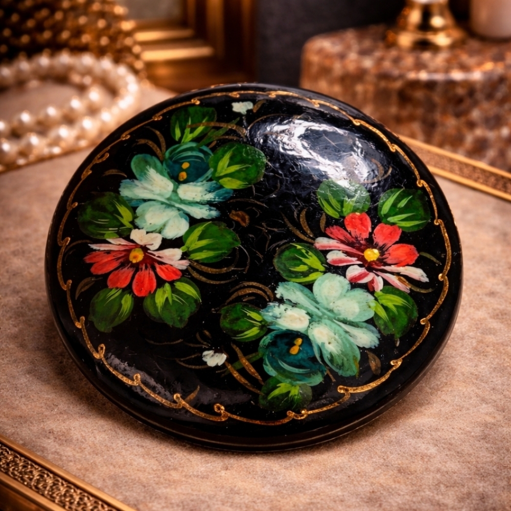 VINTAGE RUSSIAN HAND PAINTED LACQUER BROOCH SIGNED FLORAL BLACK